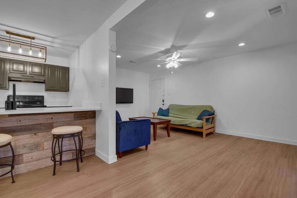 Condo Near Downtown Austin! Kültér fotó